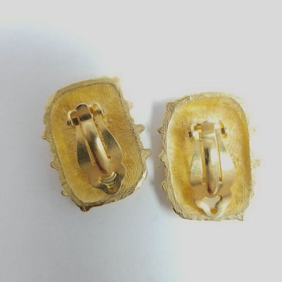 Vintage Retro Gold Tone Clip On Earrings, Textured Rectangle Shape, Funky 80s - Picture 3 of 6